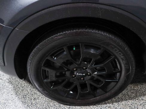 Used 2022 Kia Telluride EX w/ EX Premium Package image 11