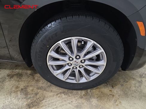 Used 2024 Buick Enclave Premium image 36