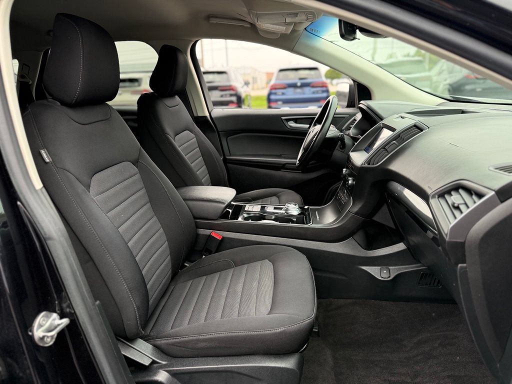 Used 2020 Ford Edge SE w/ Cargo Accessory Package FWD image 13
