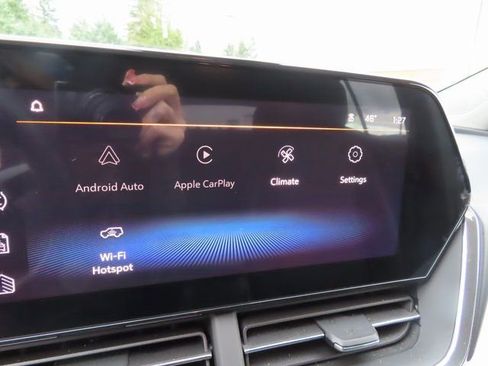 Used 2025 Chevrolet Trax LT w/ Driver Confidence Package image 23