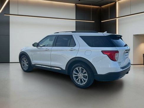 Used 2020 Ford Explorer XLT w/ Equipment Group 202A RWD image 3