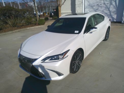 Used 2022 Lexus ES 300h w/ Premium Package image 6