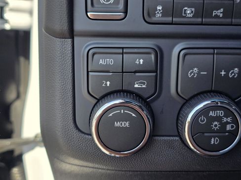 New 2026 Chevrolet Suburban Premier image 34