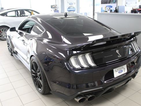 Used 2022 Ford Mustang Shelby GT500 w/ Technology Package RWD image 3
