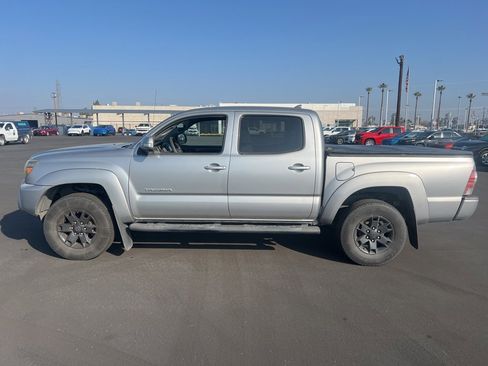 Used 2014 Toyota Tacoma PreRunner image 8