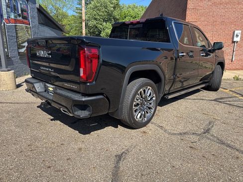 Used 2024 GMC Sierra 1500 Denali Ultimate AWD/4WD image 4