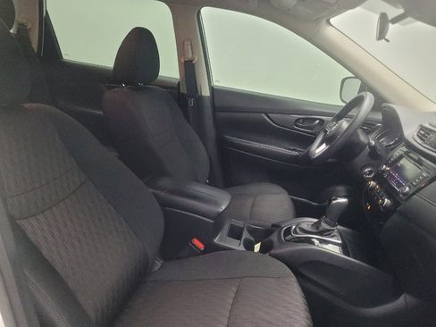 Used 2020 Nissan Rogue S FWD image 21