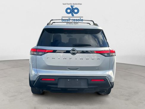 Used 2024 Nissan Pathfinder SV w/ SV Premium Package image 6