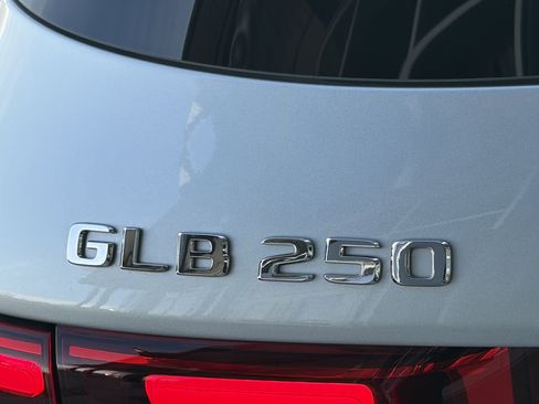 Certified 2025 Mercedes-Benz GLB 250 4MATIC image 29