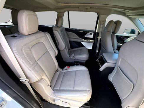 Used 2021 Lincoln Aviator Grand Touring w/ Equipment Group 302A AWD/4WD image 18