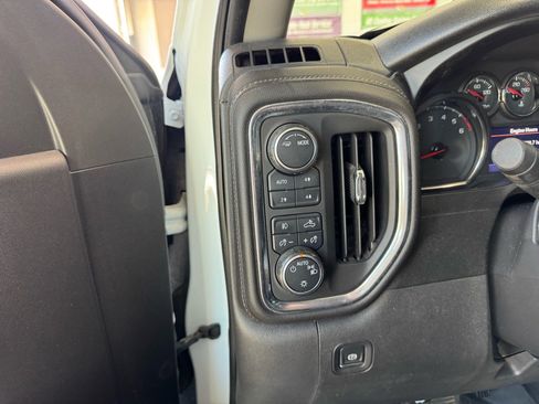 Used 2020 Chevrolet Silverado 1500 RST AWD/4WD image 19