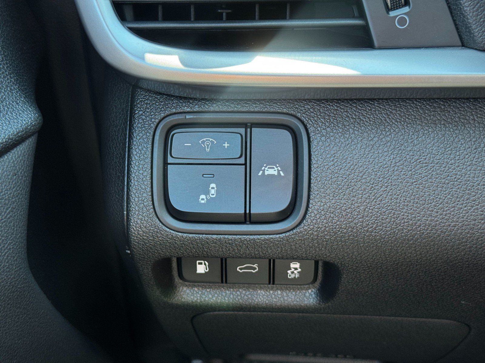 Used 2020 Kia Optima LX FWD image 16