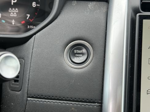 Used 2024 Land Rover Discovery S AWD/4WD image 24
