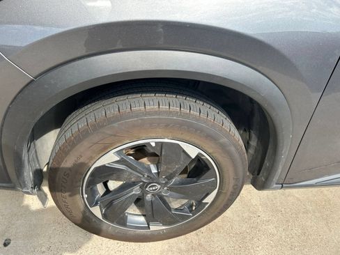 Used 2025 Nissan Rogue SV AWD/4WD image 26