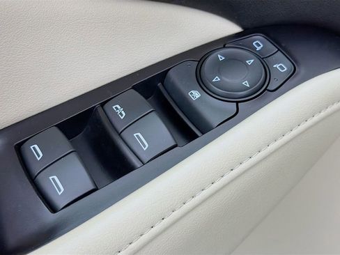 Used 2020 Buick Enclave Essence w/ Sound and Sites Package image 22