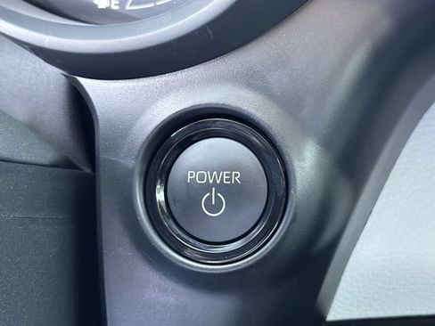 Used 2026 Toyota Sienna XLE FWD image 24