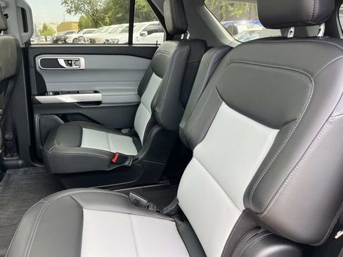 Used 2024 Ford Explorer XLT w/ Equipment Group 202A AWD/4WD image 25