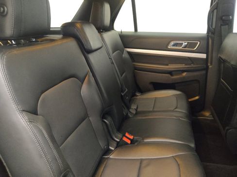 Used 2016 Ford Explorer XLT w/ Equipment Group 202A AWD/4WD image 19