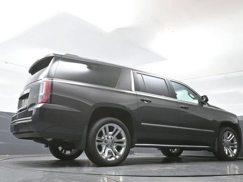 Used 2018 GMC Yukon XL SLT w/ Premium Edition AWD/4WD image 24