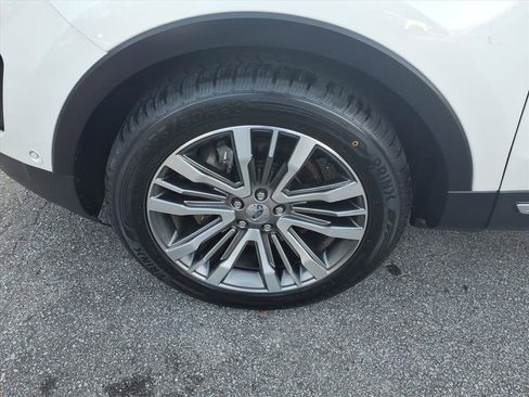 Used 2017 Ford Explorer Platinum image 6