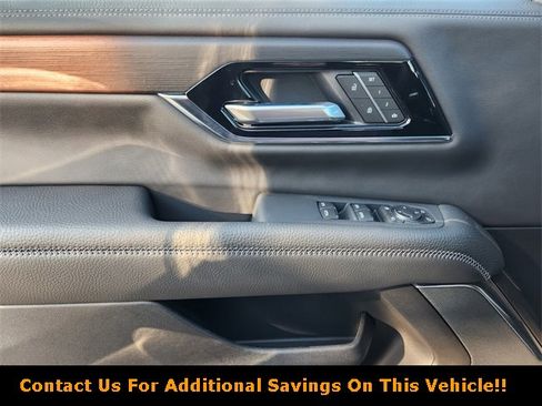 New 2026 GMC Yukon Denali w/ Sun & Power Step Package image 17