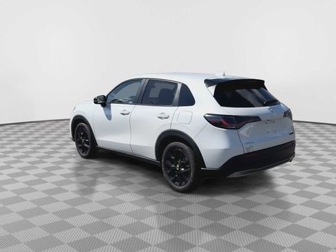 Used 2023 Honda HR-V Sport image 6