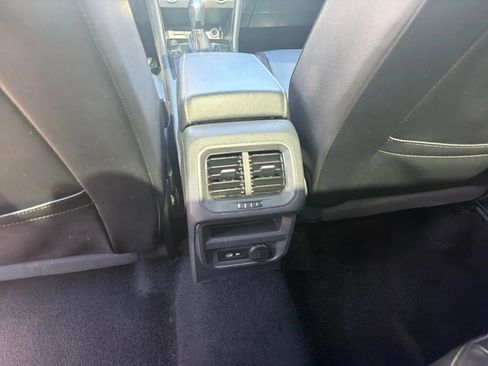 Used 2021 Volkswagen Tiguan SEL FWD image 15