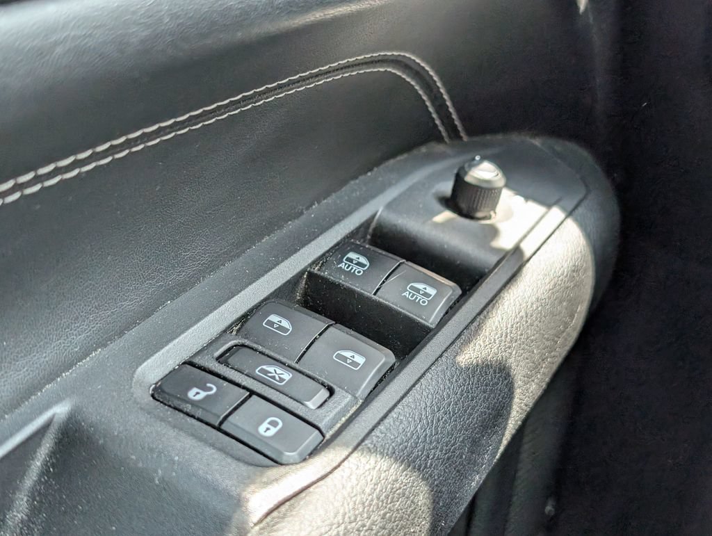 Used 2023 Jeep Compass Latitude AWD/4WD image 18