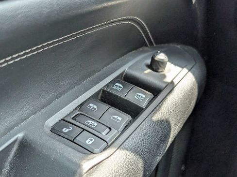 Used 2023 Jeep Compass Latitude AWD/4WD image 18