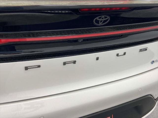 Certified 2025 Toyota Prius LE FWD image 10