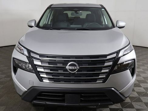 Used 2024 Nissan Rogue SV image 9