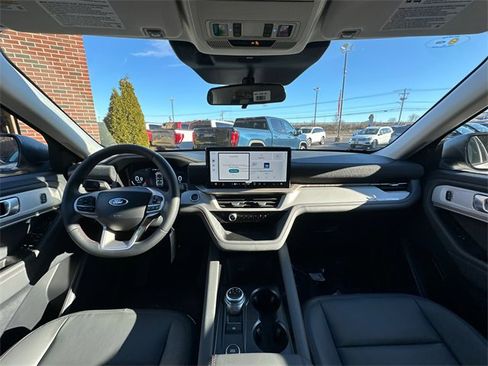 New 2026 Ford Explorer Active image 16