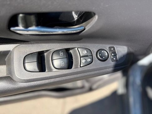 Used 2024 Nissan Kicks SV FWD image 13