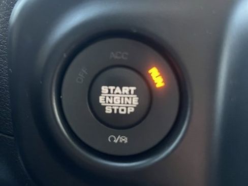 Used 2023 Jeep Gladiator Sport image 33