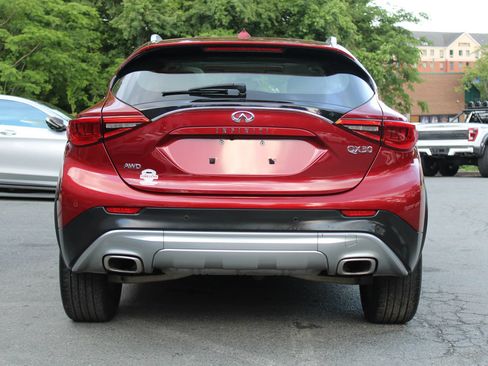 Used 2017 INFINITI QX30 Premium w/ Navigation Package AWD/4WD image 6
