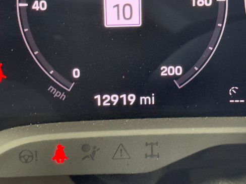 Used 2022 Porsche Taycan image 30