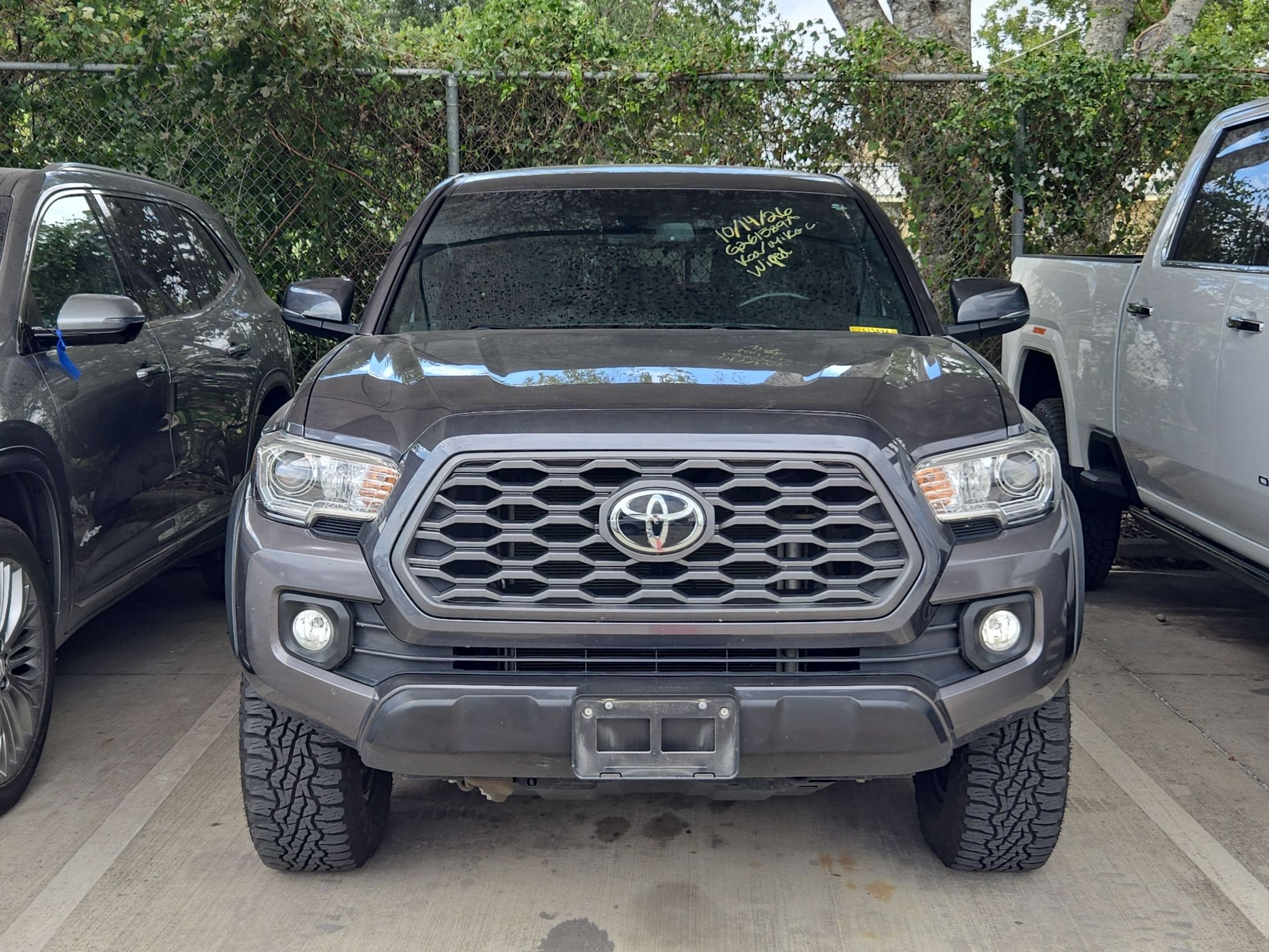 Used 2020 Toyota Tacoma TRD Off-Road w/ Technology Package AWD/4WD image 2