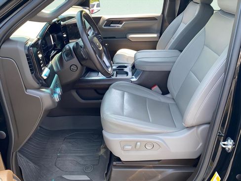 Used 2023 GMC Sierra 1500 SLT w/ SLT Premium Package image 18