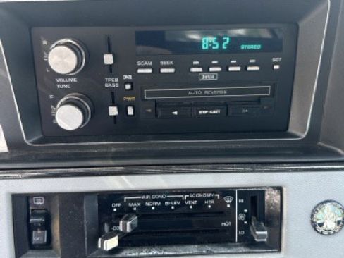 Used 1987 Oldsmobile Cutlass Ciera Sedan FWD image 6