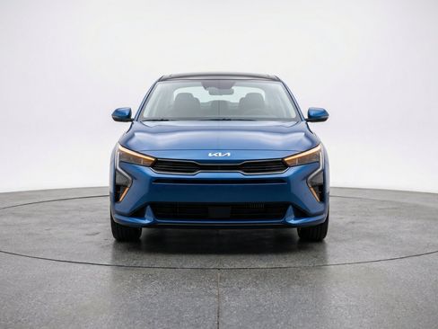 Used 2025 Kia K4 FWD image 2