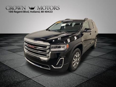 Used 2023 GMC Acadia SLE w/ Driver Convenience Package image 3