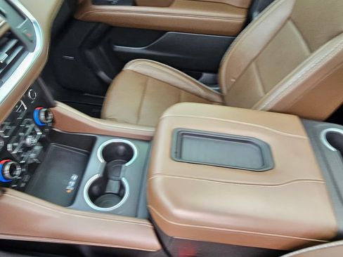 Used 2021 Chevrolet Tahoe High Country AWD/4WD image 15