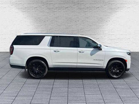 Used 2023 Chevrolet Suburban Premier w/ Advanced Technology Package AWD/4WD image 1