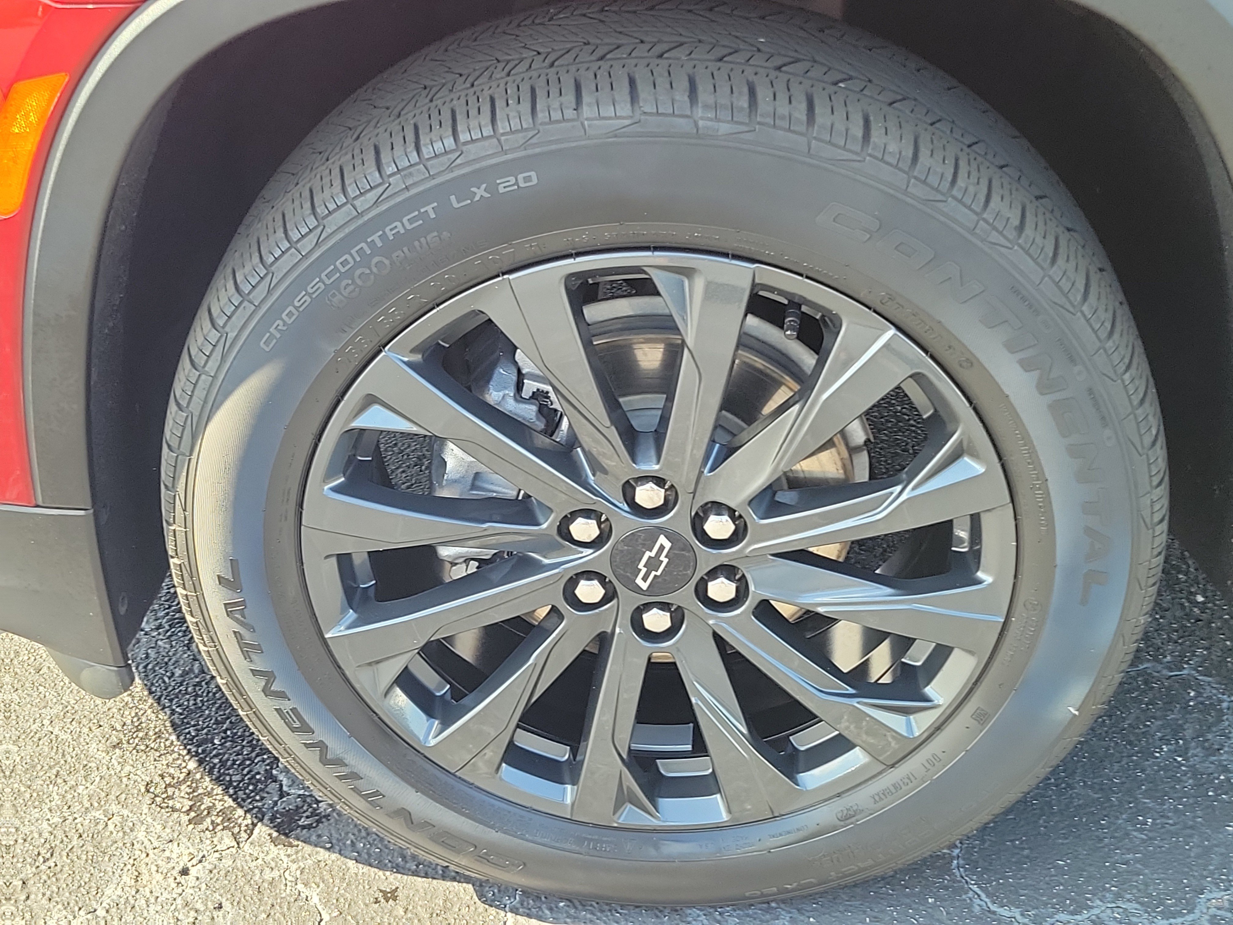 Used 2023 Chevrolet Traverse RS FWD image 8