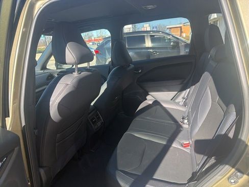 Used 2025 Subaru Forester Limited w/ Popular Package image 6