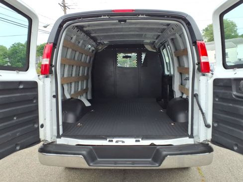 Used 2025 GMC Savana 2500 w/ Driver Convenience Package RWD image 7
