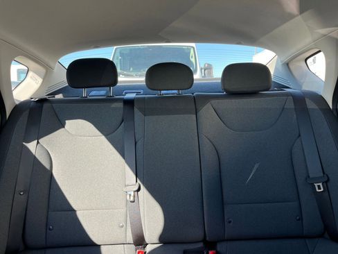 Used 2025 Kia K4 LXS image 38