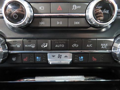 Used 2025 Ford F150 Lariat w/ Tow/Haul Package AWD/4WD image 63
