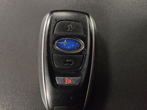 Used 2019 Subaru Ascent Premium image 32