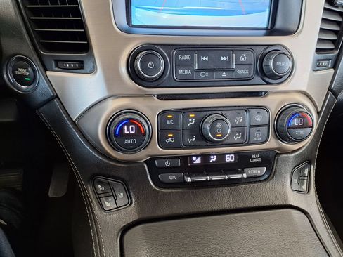 Used 2020 GMC Yukon Denali w/ Denali Premium Package RWD image 30